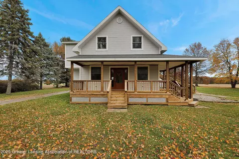 7365 Cole Rd, Saginaw, MI 48601