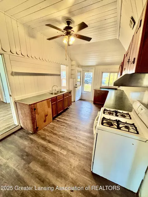 Kitchen - 111 E Potter Ave, Lansing, MI 48910 photo 1 of 2
