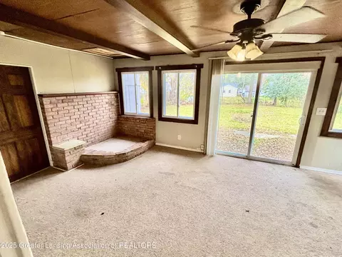 Living - 111 E Potter Ave, Lansing, MI 48910 photo 1 of 3