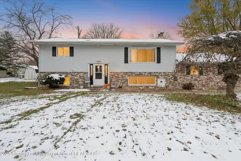 1010 Firwood St, Lansing, MI 48917