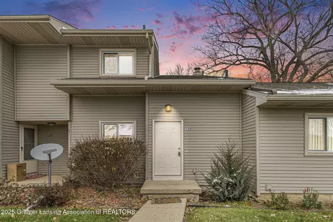 905 Registry Dr #128, Grand Ledge, MI 48837