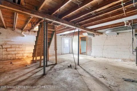 1581 W State Rd, Lansing, MI 48906 photo 23