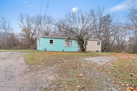 1581 W State Rd, Lansing, MI 48906 photo 3