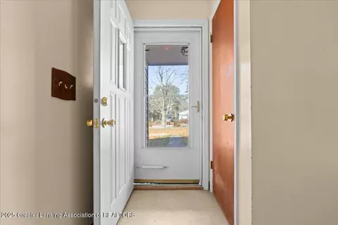 1581 W State Rd, Lansing, MI 48906 photo 5