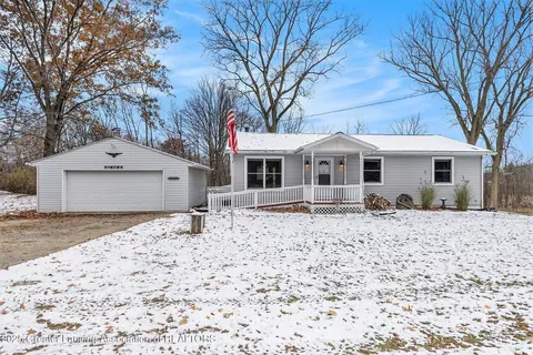 2538 E Dexter Trl, Dansville, MI 48819