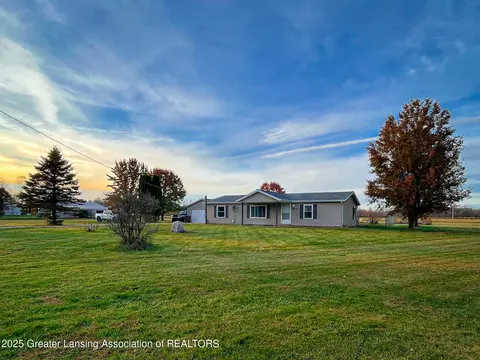 8072 Hall Rd, Bellevue, MI 49021