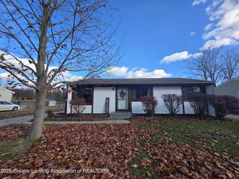 5727 Annapolis Dr, Lansing, MI 48911