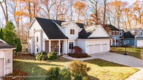 6708 English Oak Dr, East Lansing, MI 48823