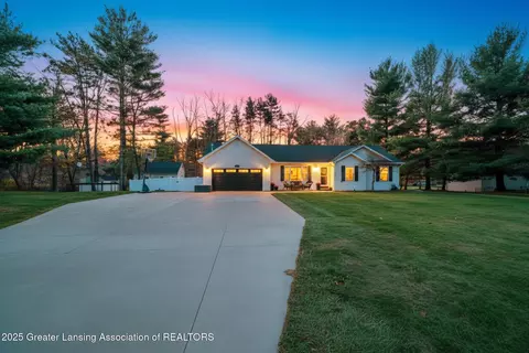 3239 Innsbrook Dr, Owosso, MI 48867