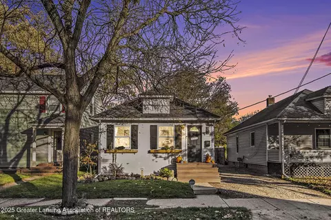 322 N Foster Ave, Lansing, MI 48912