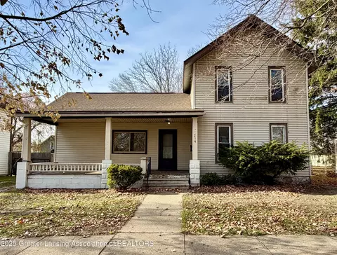 214 S Cedar St, Owosso, MI 48867