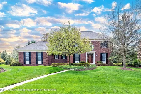 2073 Birch Bluff Dr, Okemos, MI 48864