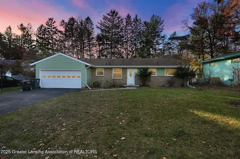 933 Bedford Rd, East Lansing, MI 48823