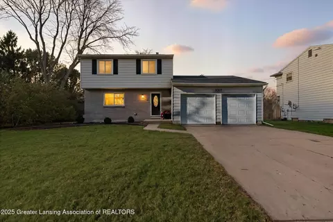 1017 Coolidge Rd, Lansing, MI 48912