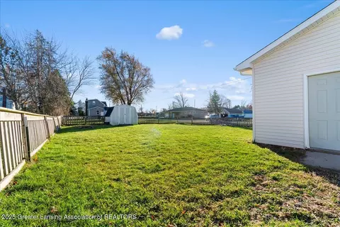 Exterior - 11255 W Wayne St, Fowler, MI 48835 photo 5 of 5