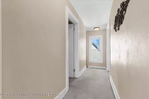 Entry Way - 11255 W Wayne St, Fowler, MI 48835 photo 4 of 4