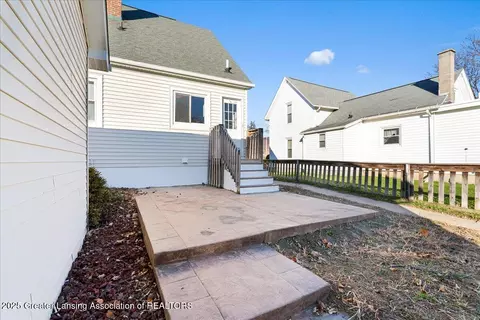 Exterior - 11255 W Wayne St, Fowler, MI 48835 photo 3 of 5
