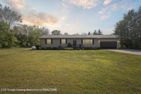 Exterior - 1661 W Cutler Rd, Dewitt, MI 48820 photo 2 of 2