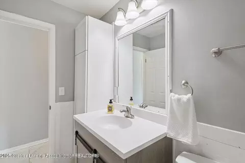 Bath - 1661 W Cutler Rd, Dewitt, MI 48820 photo 2 of 3