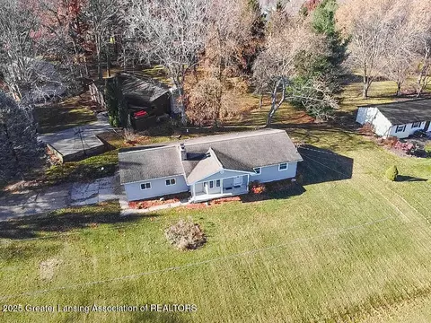 View/Area - 416 Riverview Dr, Dewitt, MI 48820 photo 2 of 6