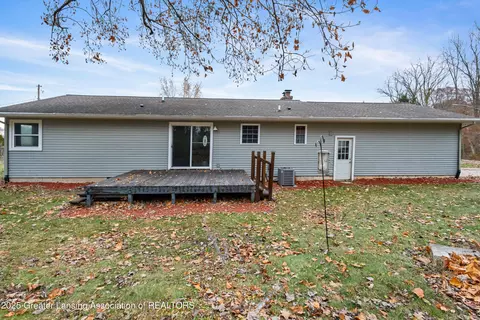 Exterior - 416 Riverview Dr, Dewitt, MI 48820 photo 3 of 4
