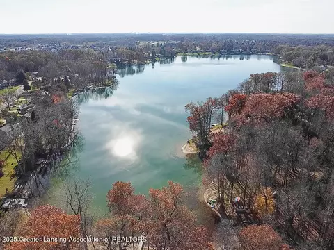 View/Area - 416 Riverview Dr, Dewitt, MI 48820 photo 5 of 6