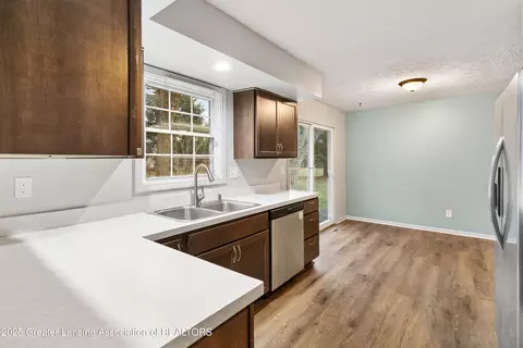 Kitchen - 416 Riverview Dr, Dewitt, MI 48820 photo 3 of 4