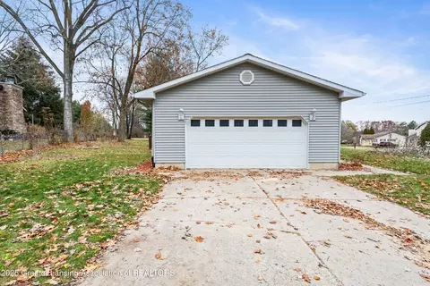 Exterior - 416 Riverview Dr, Dewitt, MI 48820 photo 2 of 4