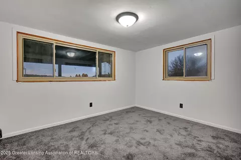 Bedroom - 11191 W Chadwick Rd, Eagle, MI 48822 photo 4 of 6