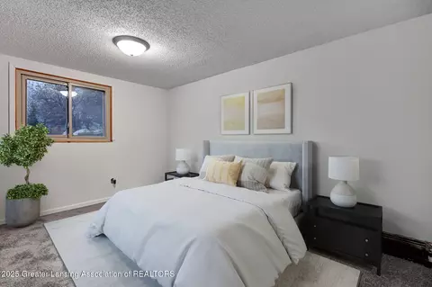 Bedroom - 11191 W Chadwick Rd, Eagle, MI 48822 photo 5 of 6
