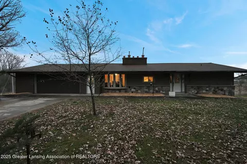 11191 W Chadwick Rd, Eagle, MI 48822