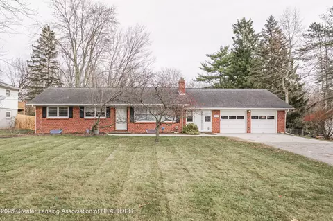 5190 Park Lake Rd, East Lansing, MI 48823