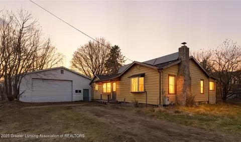 15918 Turner Rd, Lansing, MI 48906