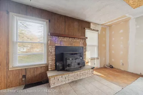 Living - 15918 Turner Rd, Lansing, MI 48906 photo 3 of 3
