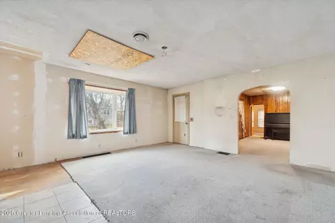 Living - 15918 Turner Rd, Lansing, MI 48906 photo 1 of 3