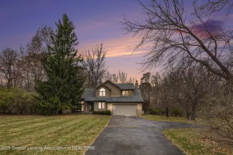 1136 Bonanza Dr, Okemos, MI 48864