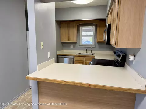 612-610 S Dibble Blvd, Lansing, MI 48917 photo 8
