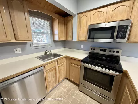 612-610 S Dibble Blvd, Lansing, MI 48917 photo 9