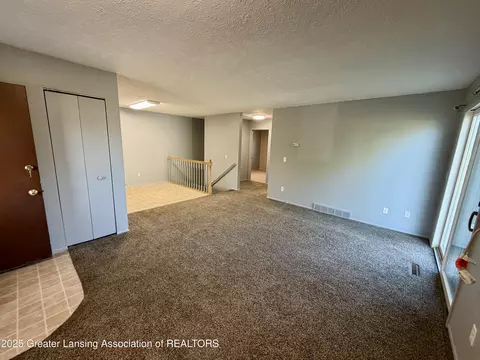 612-610 S Dibble Blvd, Lansing, MI 48917 photo 3