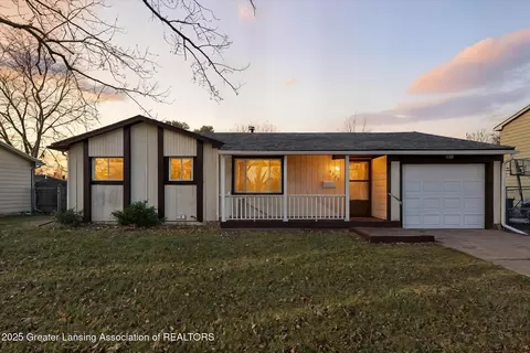 4328 Chadburne Dr, Lansing, MI 48911