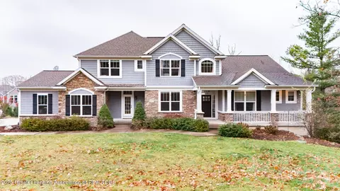 16975 Pine Hollow Dr, East Lansing, MI 48823