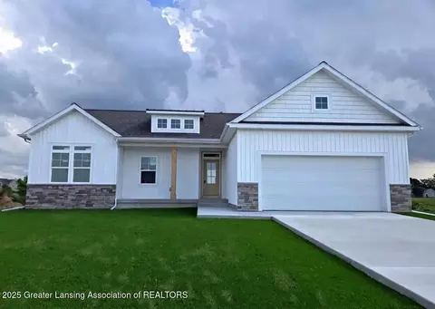 2920 Boulder Crk Dr, Saint Johns, MI 48879