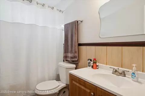 4130 Windward Dr, Lansing, MI 48911 photo 7