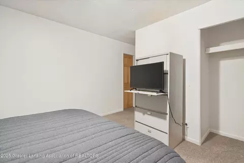 4130 Windward Dr, Lansing, MI 48911 photo 8