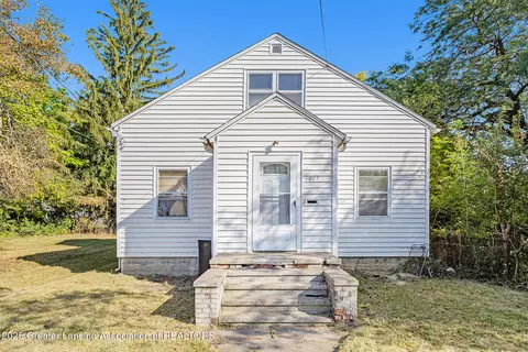 1017 Whyte St, Lansing, MI 48906