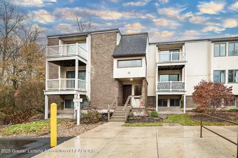 523 Bainbridge Dr # 37, East Lansing, MI 48823