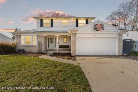 2123 Cogswell Dr, Lansing, MI 48906