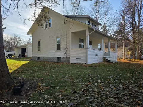 Exterior - 208 E Northrup St, Lansing, MI 48911 photo 2 of 6