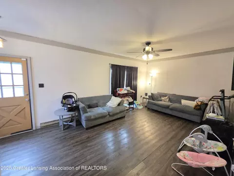 Living - 208 E Northrup St, Lansing, MI 48911 photo 1 of 4