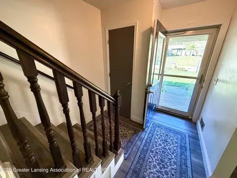 Entry Way - 229 Williamsburg Rd, Lansing, MI 48917 photo 2 of 6